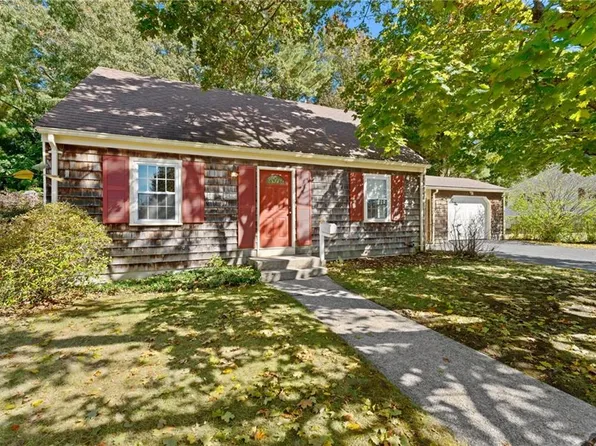 48 Coventry Dr, Coventry, RI 02816