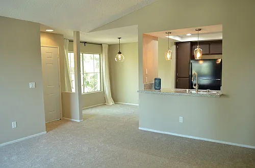 2039 Lakeridge Cir #304 Photo 1 2039 Lakeridge Cir #304 Photo 1