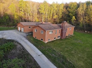 498 Town Line Road, Bennington, VT 05201