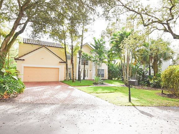 2nd image of 3733 Lancewood Dr