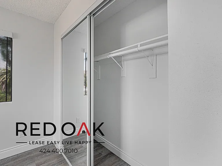 5200 Oakland St #201 — Photo 13