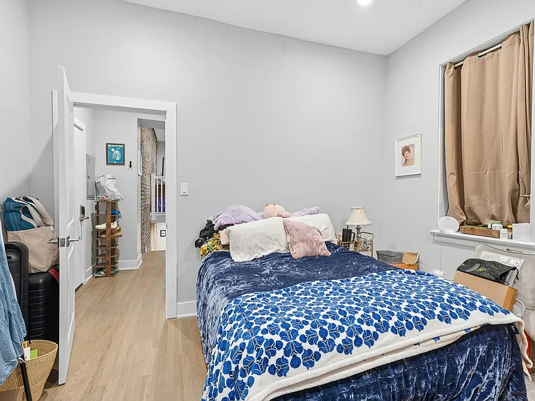 1421 N Dearborn St — Photo 118