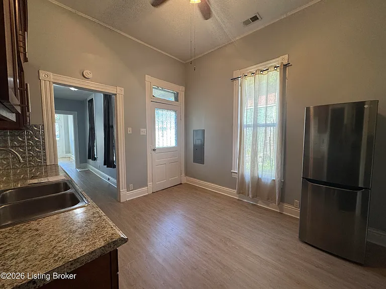 125 N Jane St — Photo 18