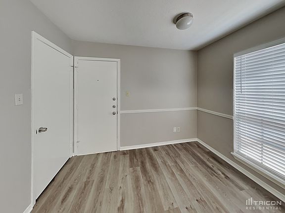 5th image of 2406 Brookdale Dr