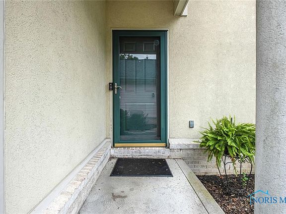 2nd image of 2141 Saint Andrews Blfs