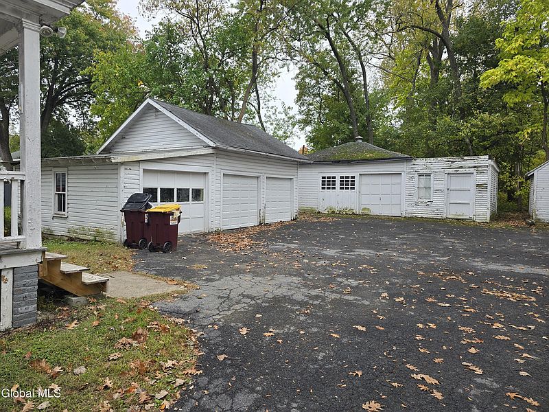 3rd image of 143 Sanford Street