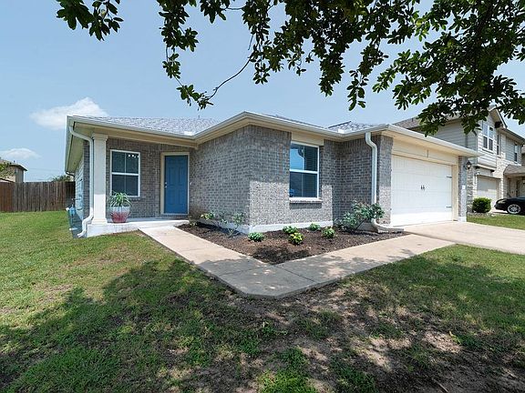 3rd image of 112 Hawkins Ct