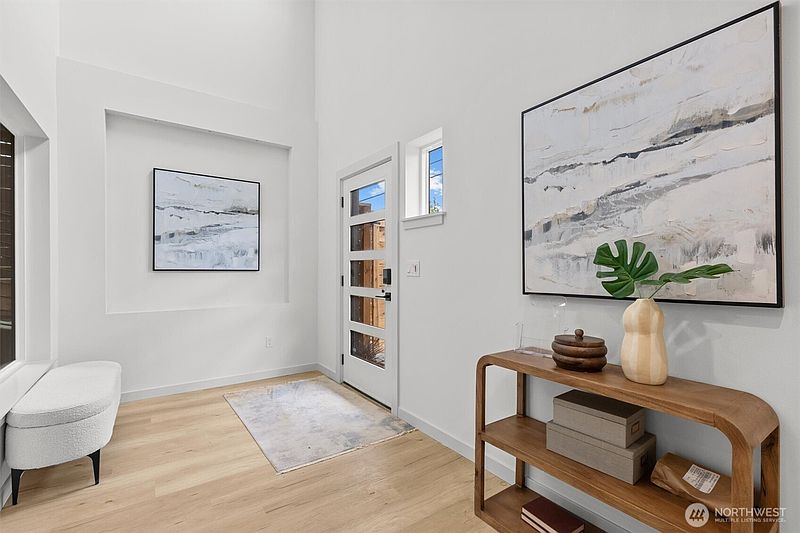 4th image of 5446 40th Avenue SW