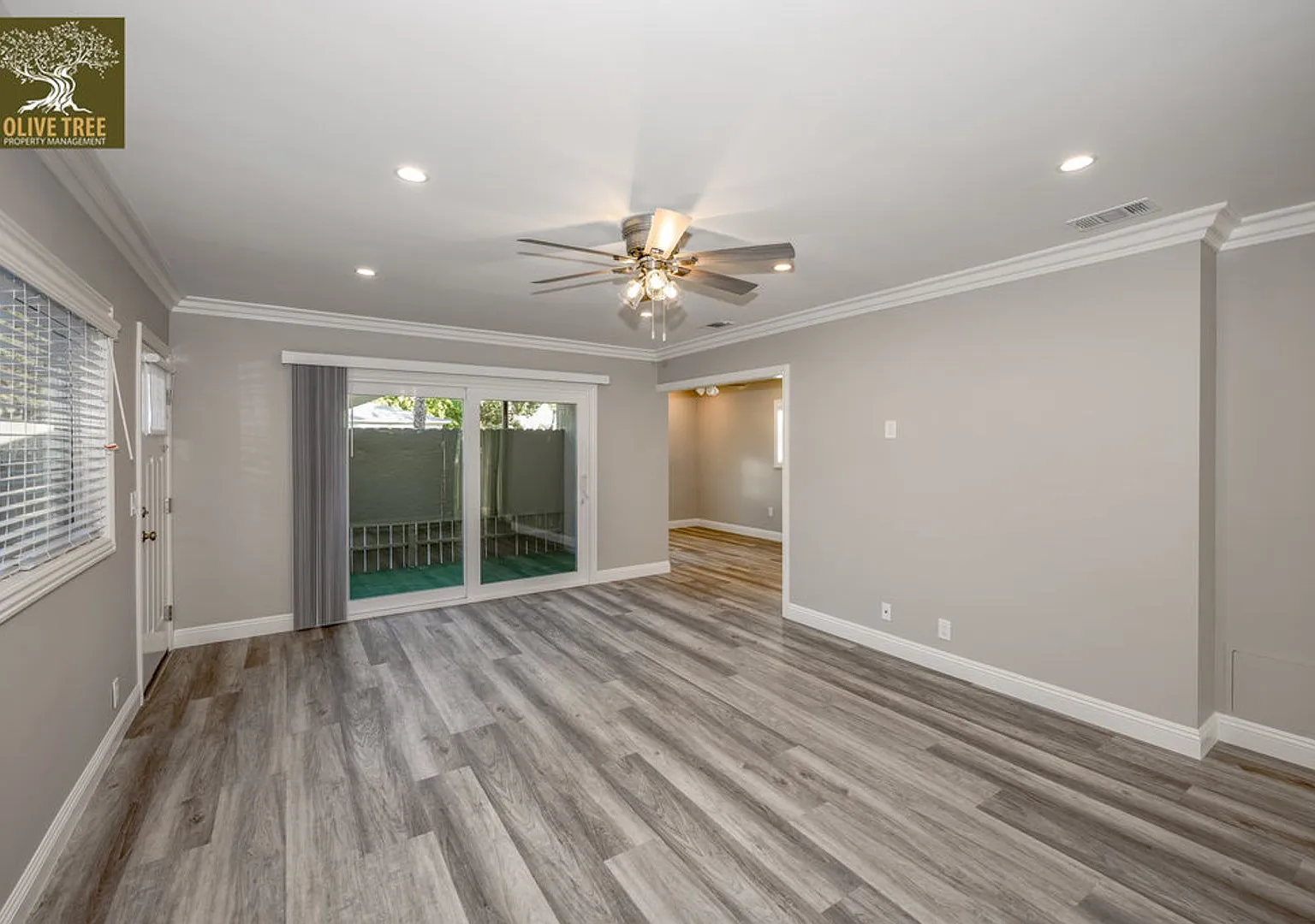 Stylish Ground-Level 2bed/1bath Apartment in Monrovia — Photo 4