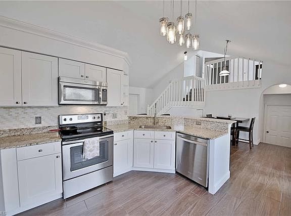 4th image of 2938 SW 4th Pl