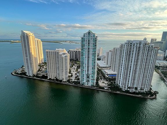 4th image of 325 S Biscayne Boulevard Way #17