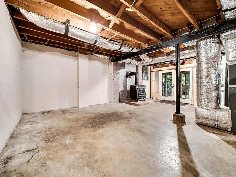 1315 Saturn Dr — Photo 31