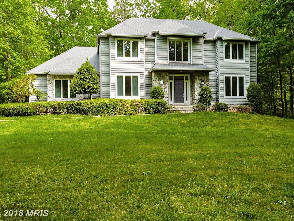 1st image of 974 Millwood Ln