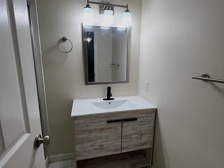 10 Manorwood Dr — Photo 6
