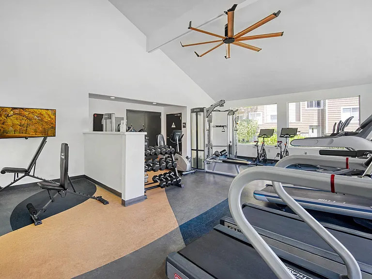Serramonte Ridge — Photo 15