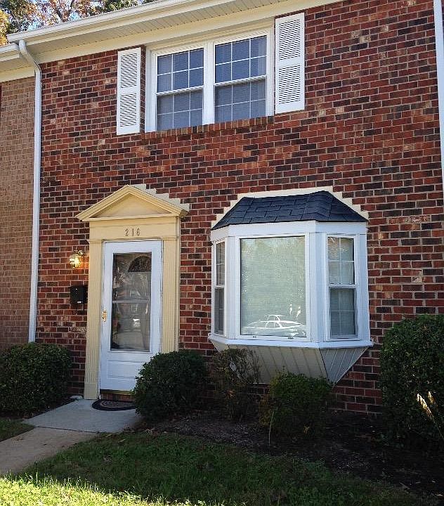 1st image of 216 E Cadbury Dr
