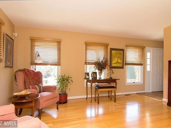 5th image of 3678 Southglenn Dr