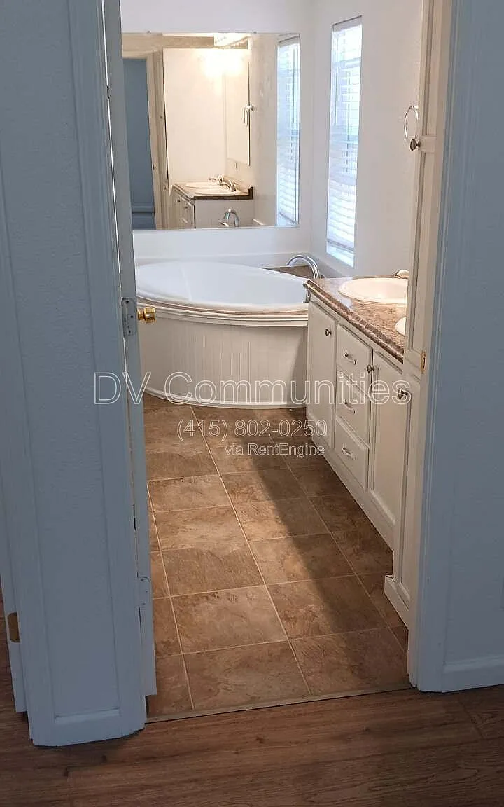 3 bed, 2.0 bath, 1188 sqft, $2,025 — Photo 2