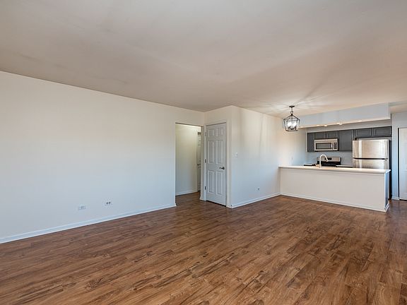 4th image of 2510 Berkshire Ct #1