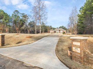 304 Deer Creek Dr, Forsyth, GA 31029