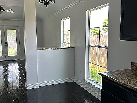 4th image of 415 Jordan Dr
