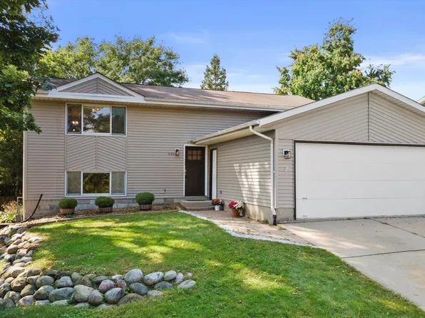 1606 Pleasant View AVENUE, Waukesha, WI 53188