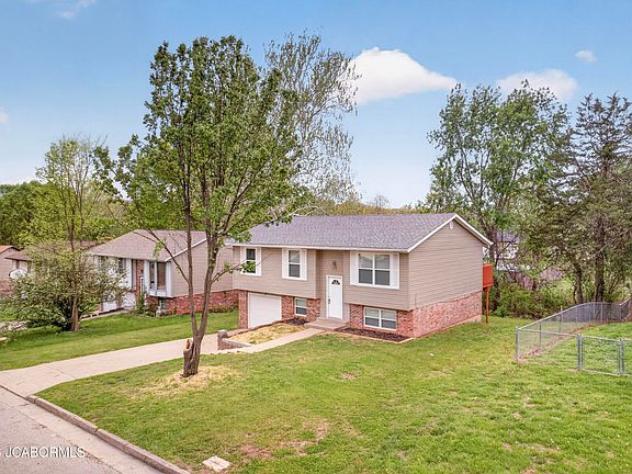 4th image of 5545 Bradley Dr