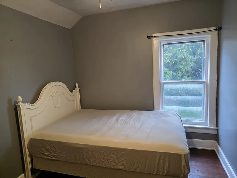 50 Grand Ave — Photo 13