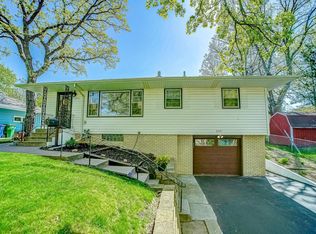 6221 Trinity Dr NE, Fridley, MN 55432