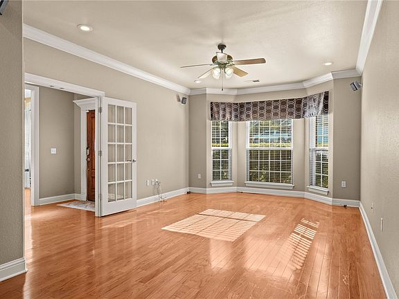 5th image of 2993 N Dorchester Dr