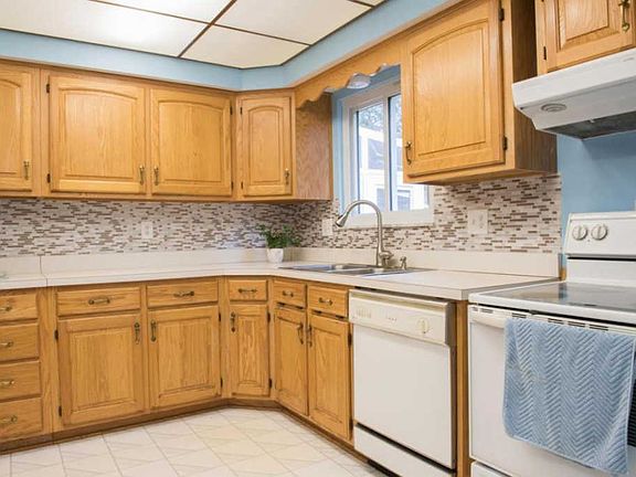 4th image of 3946 Ravenwood Dr