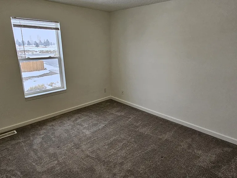 402 Par Ave — Photo 17
