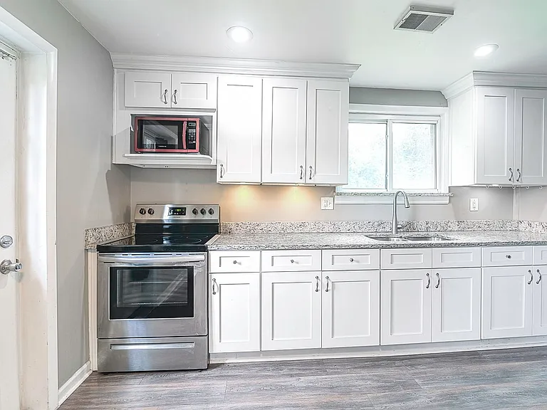 2506 Inman Ave — Photo 8