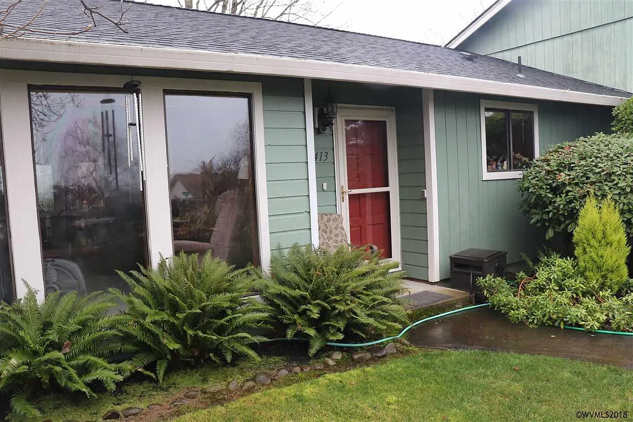413 Suncrest Ave NW photo 1