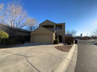 701 Benicia Ln SW, Albuquerque, NM 87102