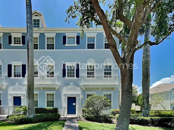 226 W Thatch Palm Cir, Jupiter, FL 33458