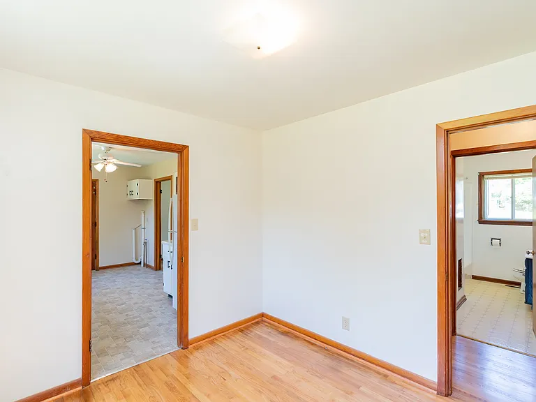 1214 Echo Dr — Photo 18