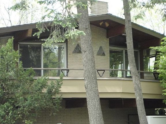 4th image of 2733 Country Club Dr