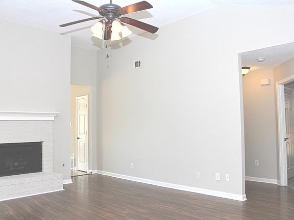 3rd image of 10509 Oak Leaf Dr