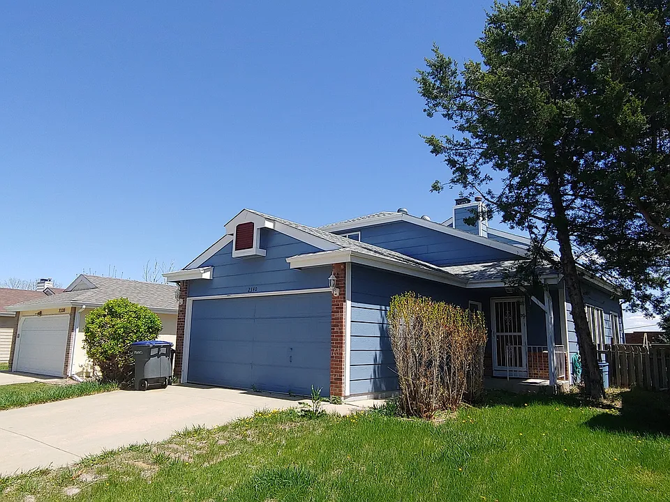 2340 E Cherrywood Dr