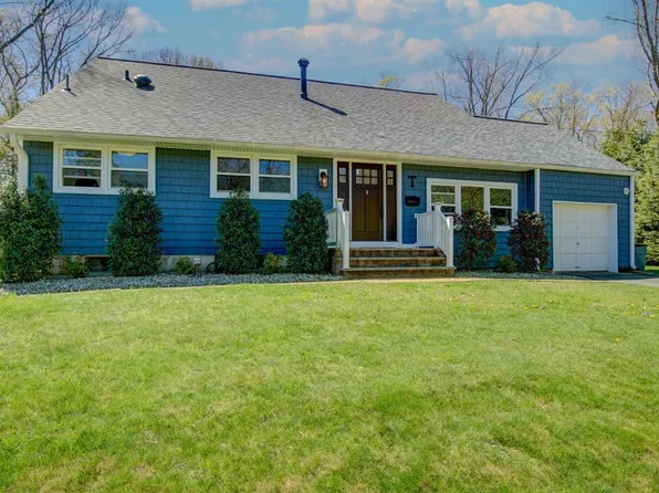 18 Sandalwood Dr, East Brunswick, NJ 08816