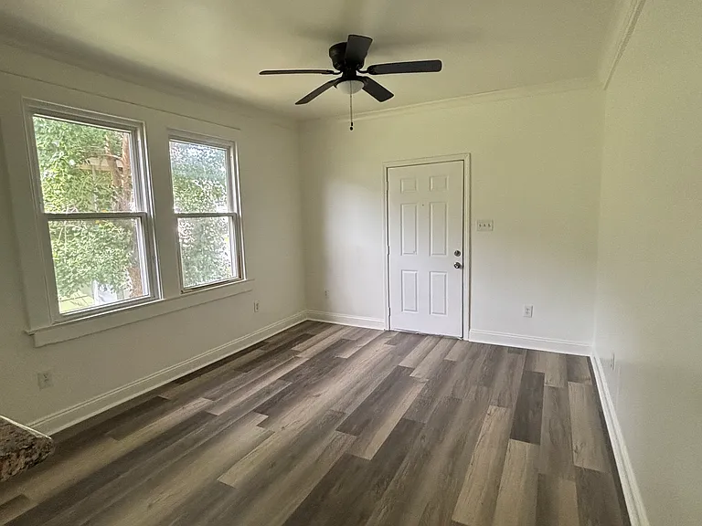 1205 Deslonde St #1205 — Photo 10
