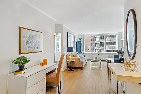 1st image of 61 W 62nd St APT 11F