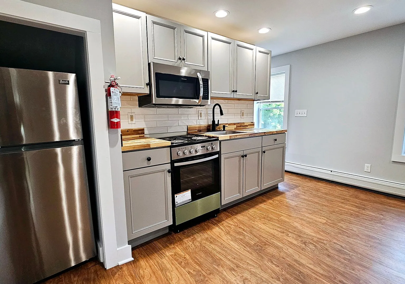51 - 53 Barrett St — Photo 2