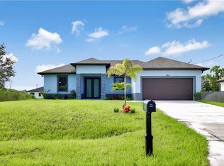 550 Lone Star Ln, Lehigh Acres, FL 33974