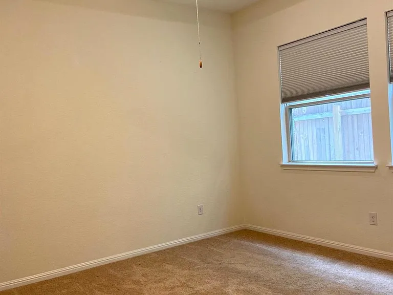 2918 Zelma Dr — Photo 14