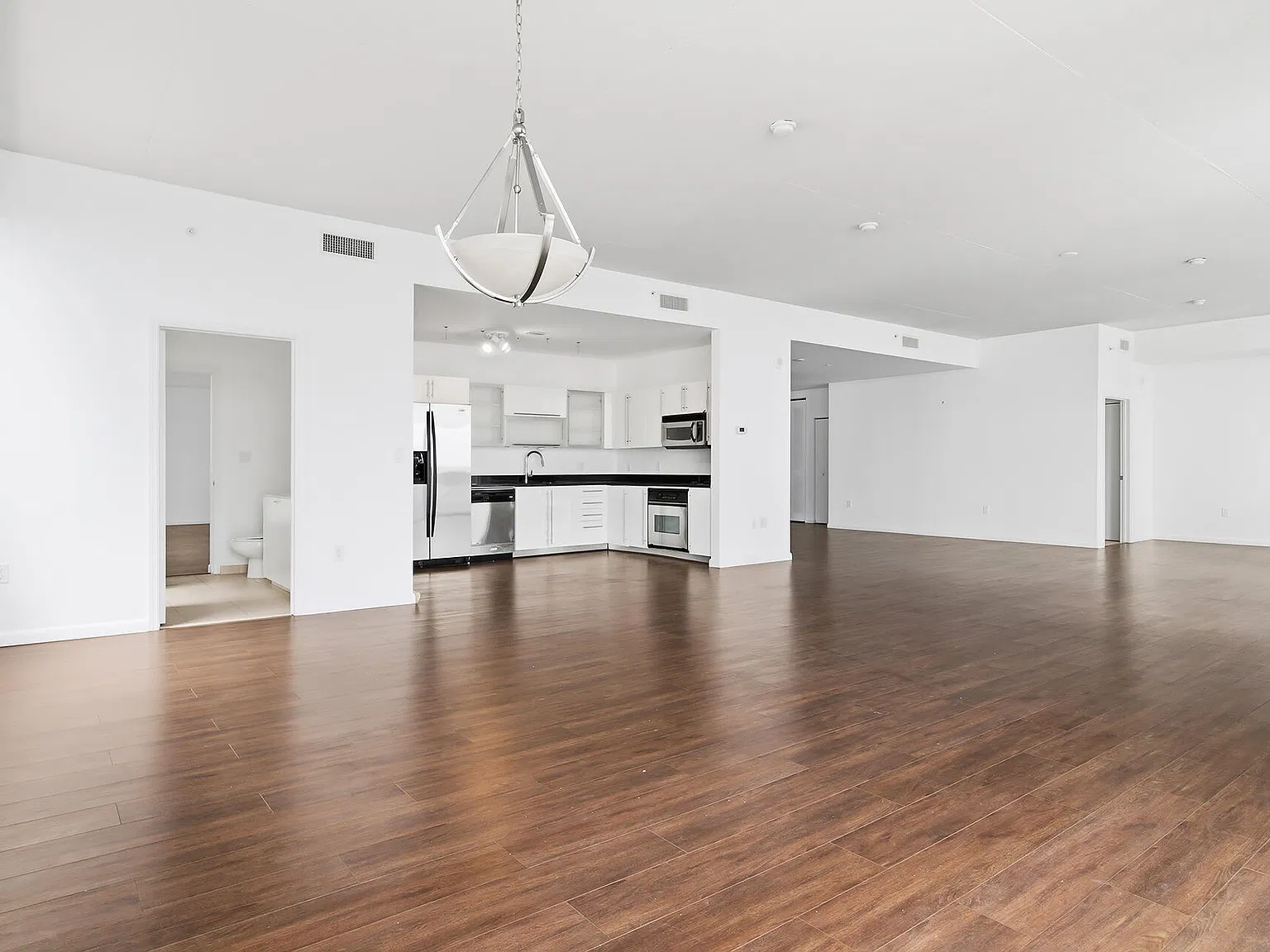 2 bed, 3.0 bath, 2396 sqft, $7,500 — Photo 4