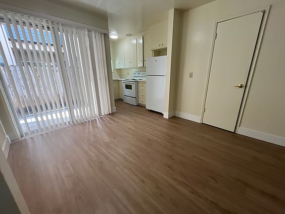 3rd image of 5-1623 P St