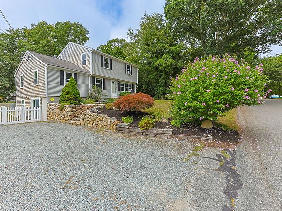3rd image of 33 Lakefield Road