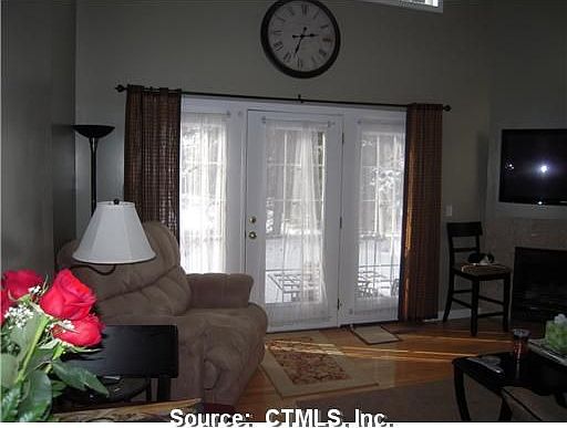 2nd image of 102 Garden Cir
